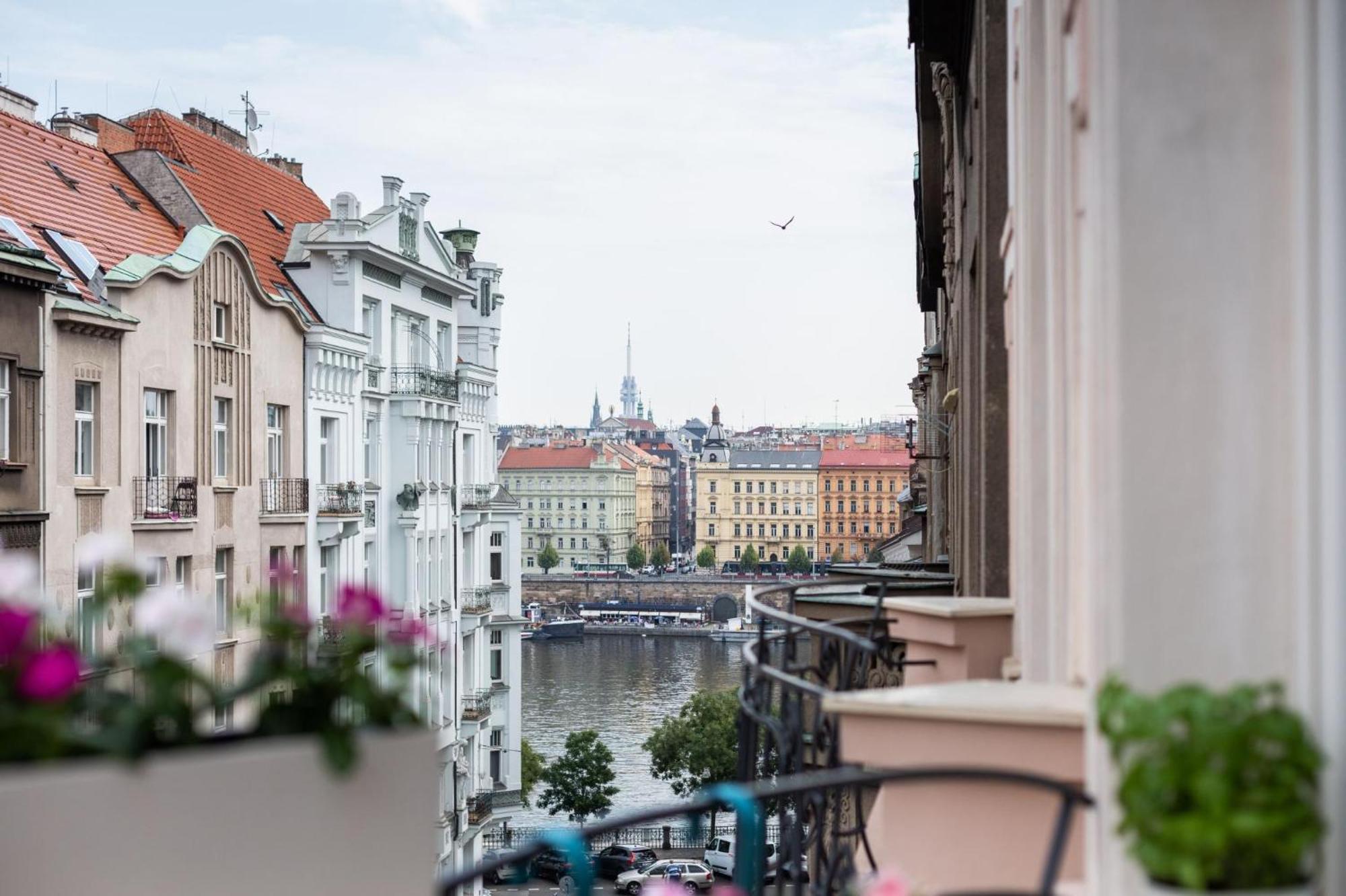 Prague Days - Sunny Riverside Apartments With Terraces מראה חיצוני תמונה